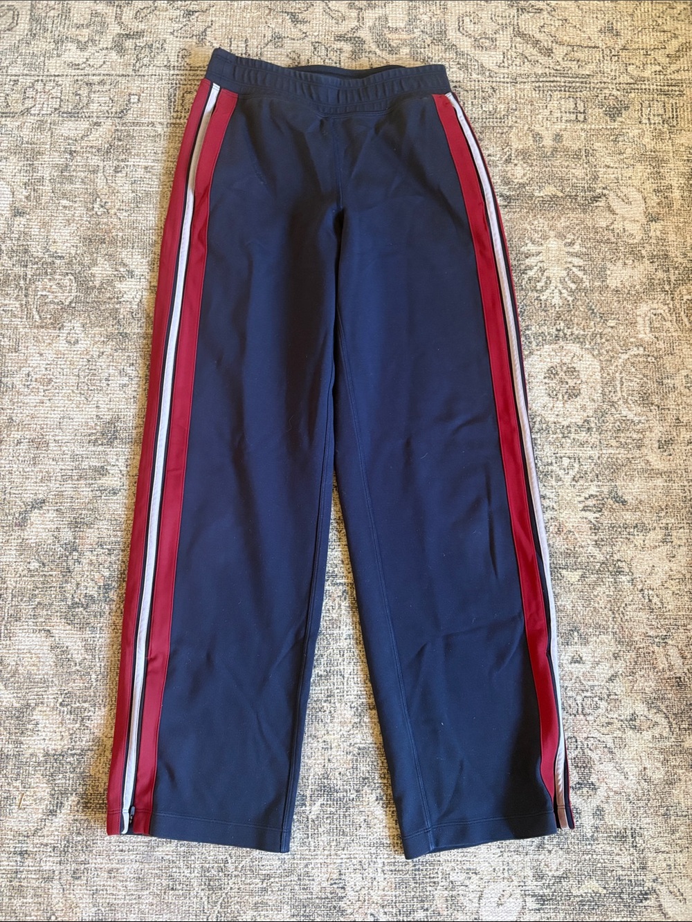 Lululemon Cover Your Tracks Pant 
Midnight Navy